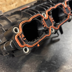 Zestaw do usunięcia klap wirowych 2.0 TFSI / TSI  Audi VW Skoda Seat Cupra 06L133201