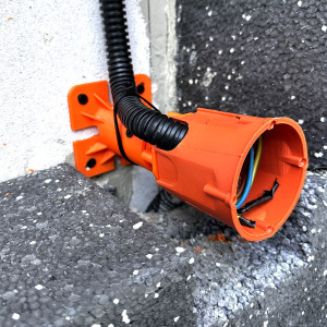 Puszka elektryczna elewacyjna 150 mm regulowana do styropianu
